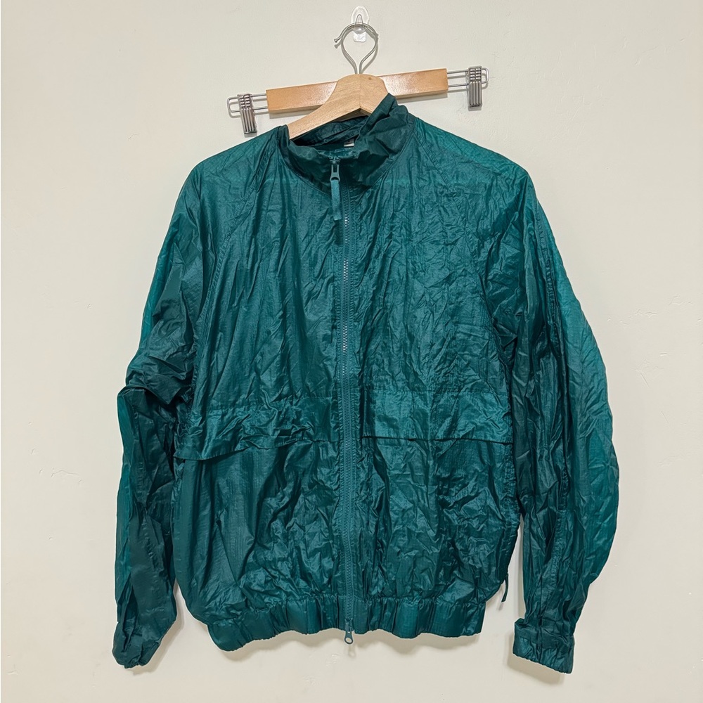 Uniqlo U packable windbreaker